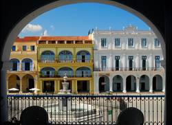 con-alejo-carpentier-en-la-habana-la-ciudad-de-las-columnas