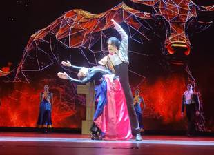 carmen-cuba-cautiva-al-publico-en-china