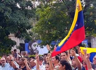 clamor-desde-la-habana-manos-fuera-de-venezuela