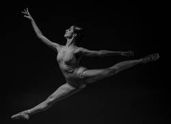 comenzo-gira-del-ballet-de-camaguey-por-europa-por-yanais-vega-bacallao
