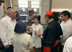 desde-la-biblioteca-nacional-de-cuba-fue-inaugurada-la-exposicion-25-aniversario-del-viaje-apostolico-de-su-santidad-el-papa-juan-pablo-ii-a-cuba