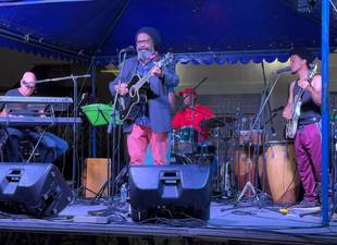 disfrutan-holguineros-espacios-musicales-en-romerias-de-mayo