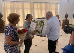 recibe-juan-pinera-premio-nacional-de-ensenanza-artistica-2025