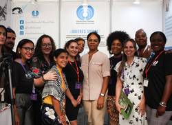 visita-ines-maria-chapman-stand-del-centro-multimedial-del-mincult-en-coloquio-patria