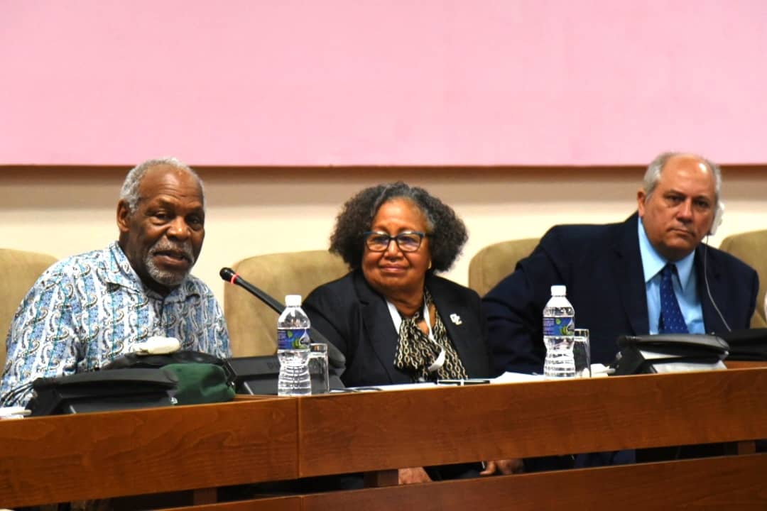 danny-glover-cuba-joue-un-role-important-dans-la-lutte-antiraciste