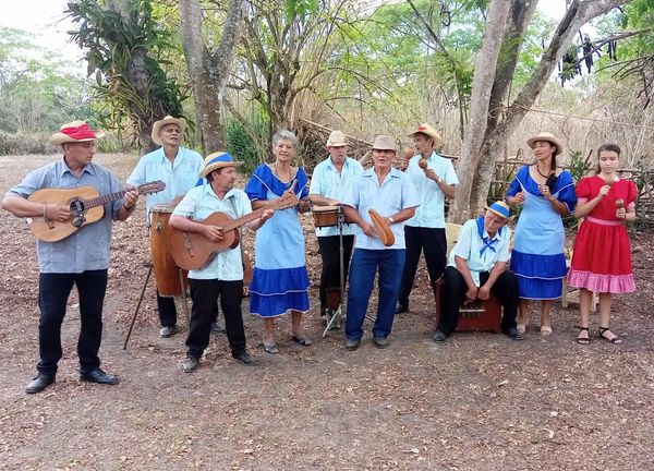 homenaje-a-raices-soneras