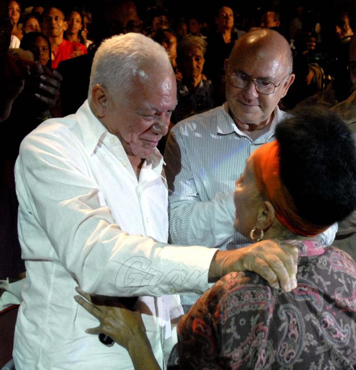 homenaje-a-tomas-morales-villena