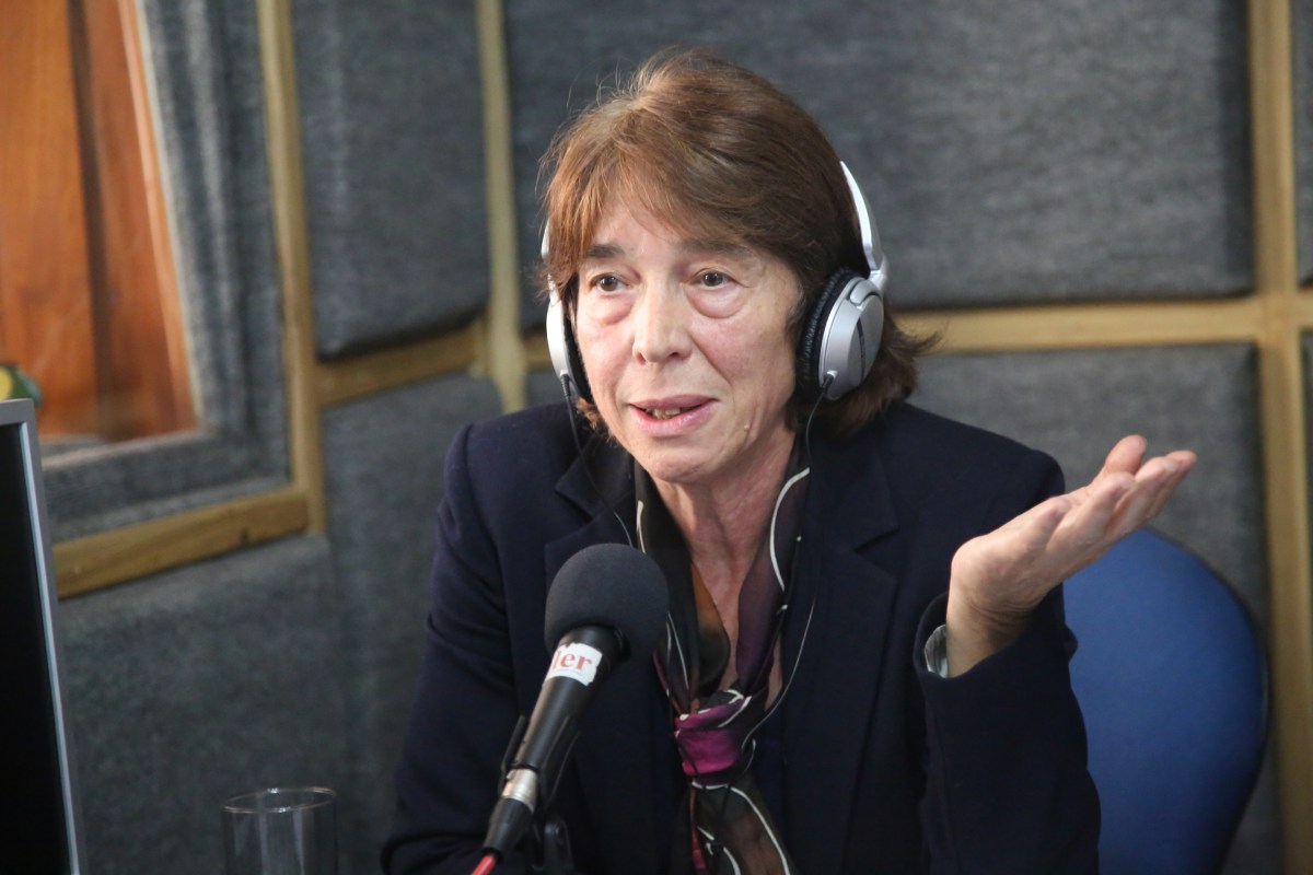 sally-burch-internet-esta-siendo-arrinconada-por-las-corporaciones