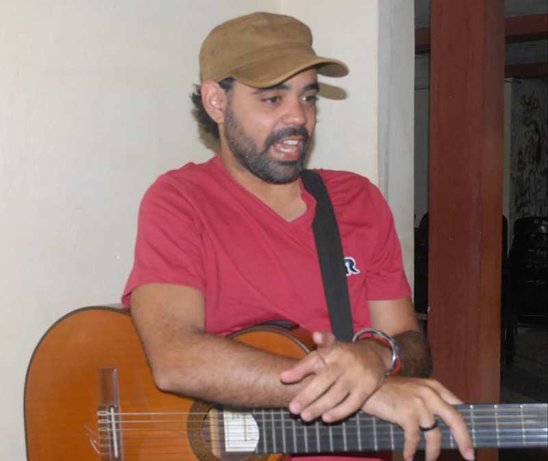 dialogos-con-amor-en-la-voz-de-rey-montalvo