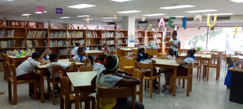 jornada-especial-de-celebraciones-en-la-biblioteca-publica-ruben-martinez-villena