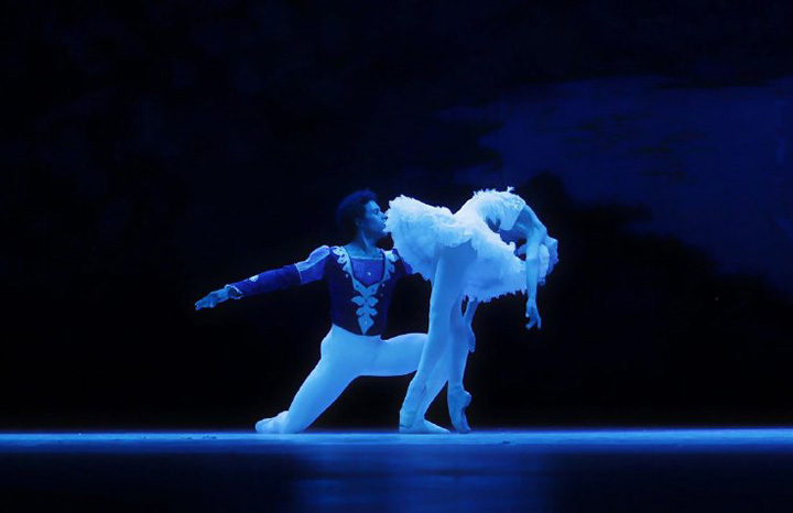 presentara-compania-ballet-laura-alonso-el-lago-de-los-cisnes