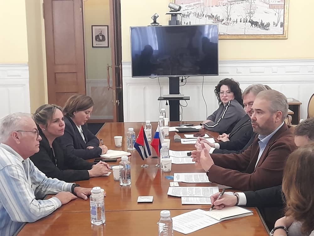 asiste-delegacion-cubana-a-presentacion-de-la-academia-euroasiatica-de-artes-cinematograficas-en-moscu