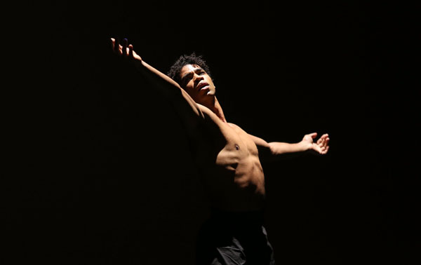 condecoraran-a-carlos-acosta-en-londres-con-el-queen-elizabeth-ii