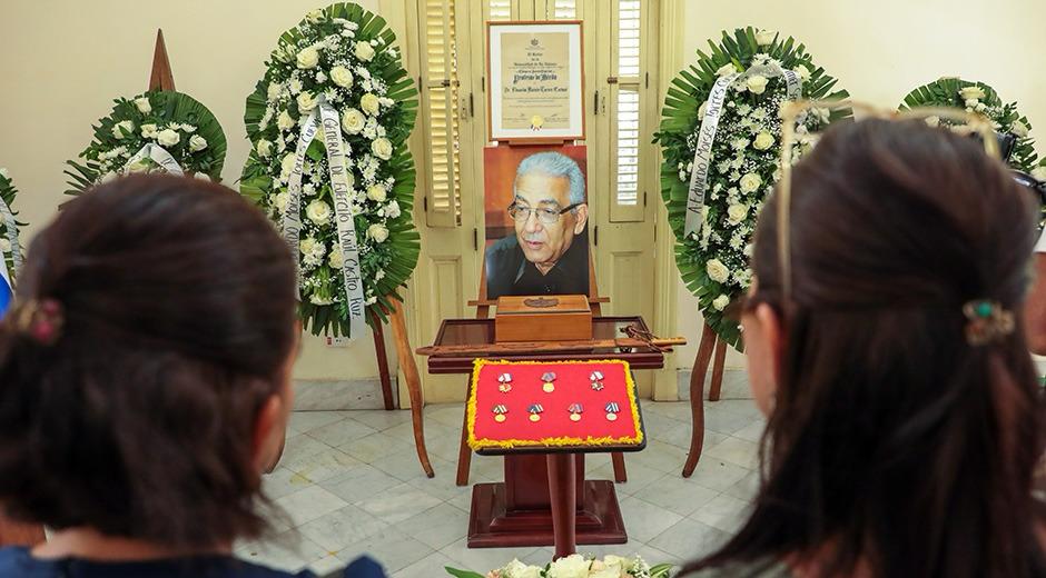 cuba-rinde-homenaje-al-intelectual-eduardo-torres-cuevas