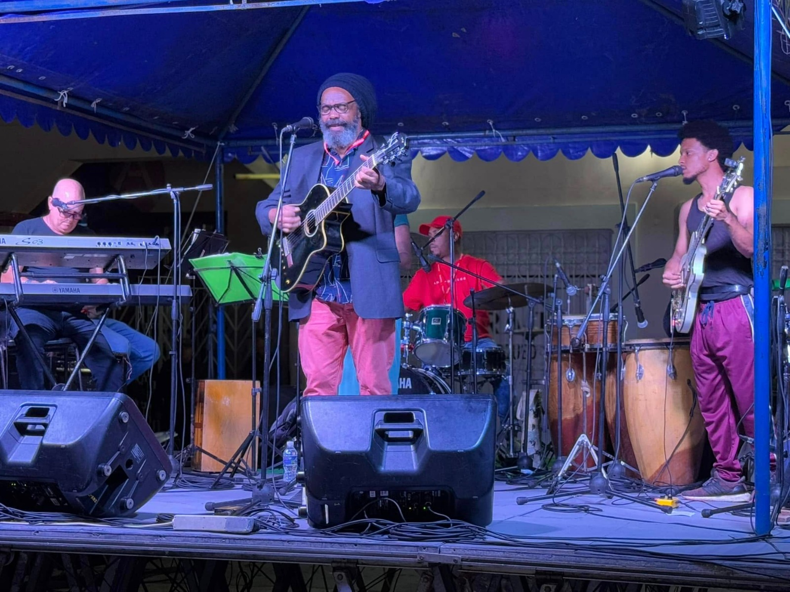 disfrutan-holguineros-espacios-musicales-en-romerias-de-mayo