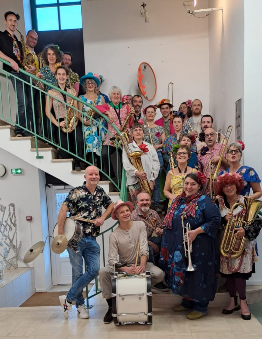 en-santiago-de-cuba-la-banda-de-musica-francesa-cubali-breizh