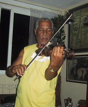 pablo-aguila-penalver-los-musicos-siempre-estaremos-junto-a-nuestro-pueblo